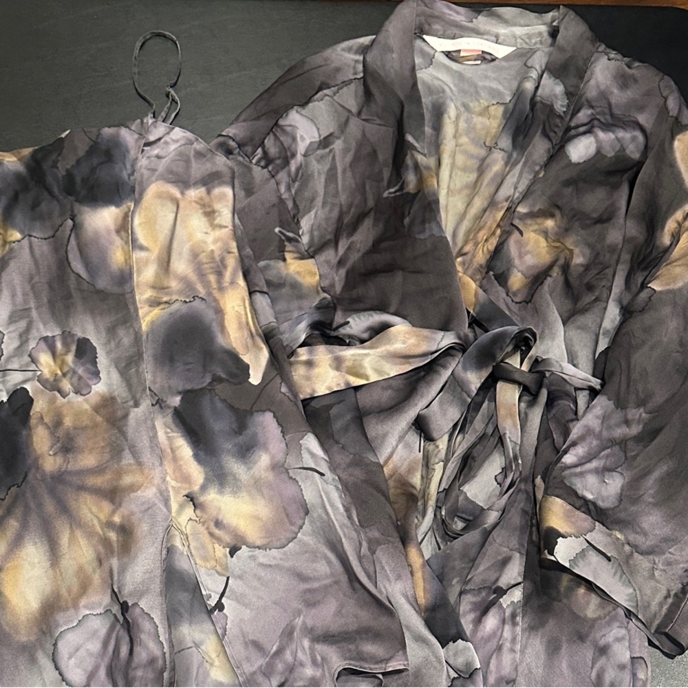 Victoria's Secret Gray Floral Robe and Chemise Set